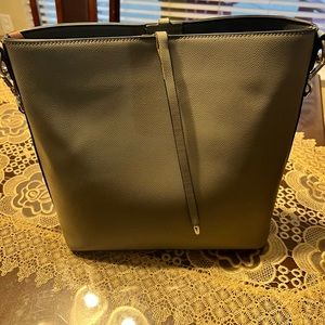 Puter shoulder purse